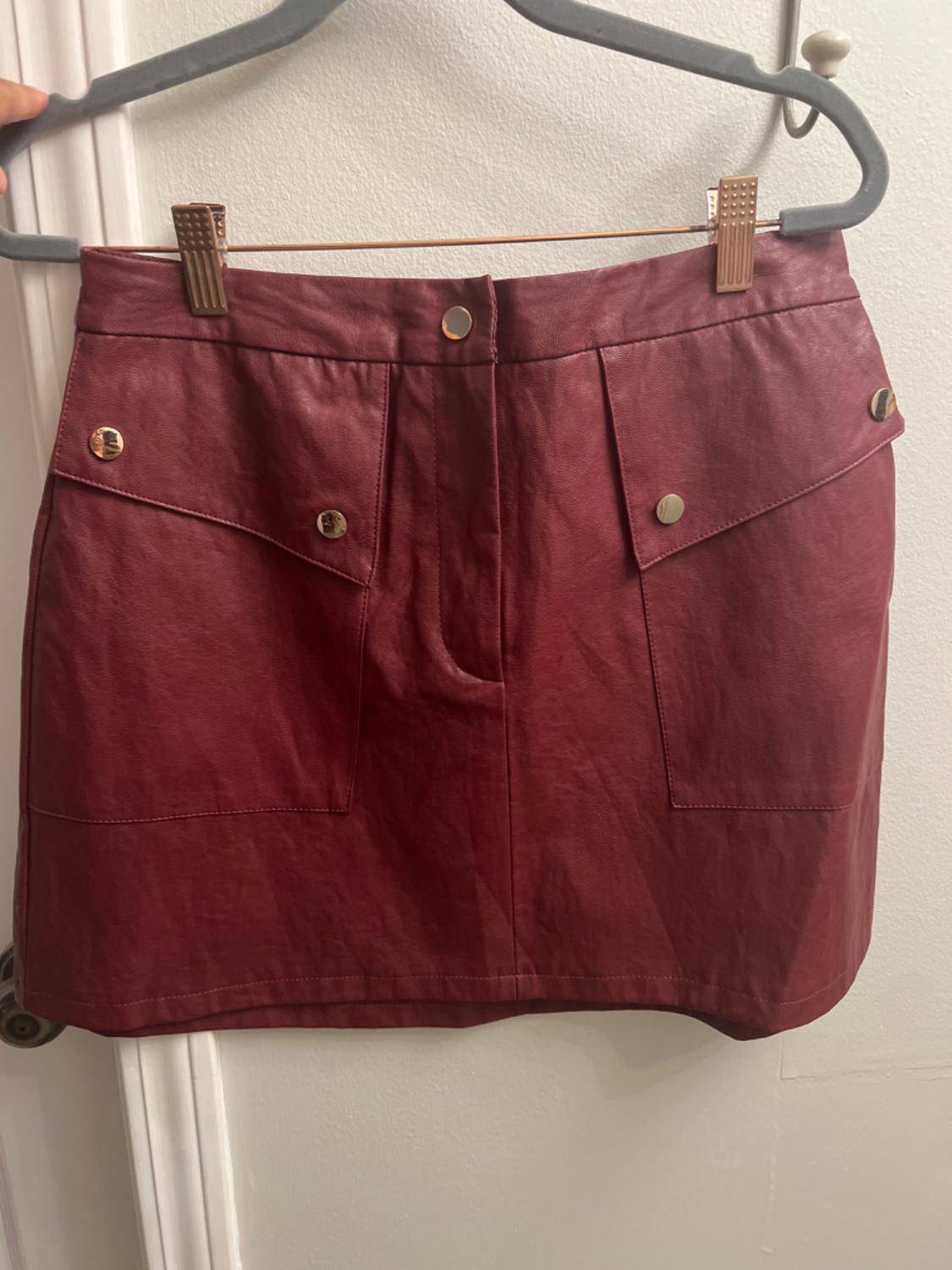 FAUX LEATHER MINI SKIRT