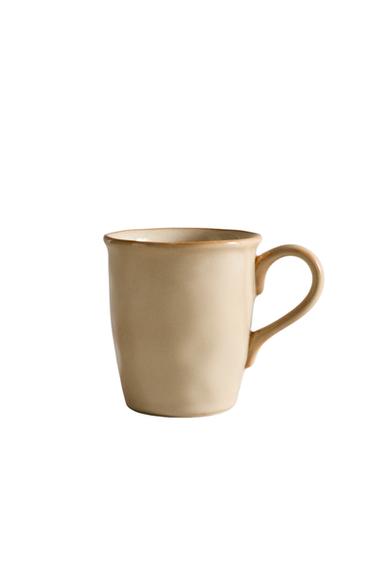 TASSE AUS STEINGUT MIT UNREGELMÄSSIGEM RAND - Cremefarben von Zara