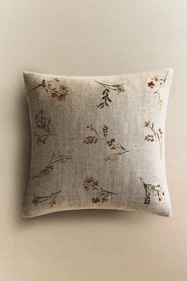 Zara FLORAL PRINT THROW PILLOW COVER - Light beige