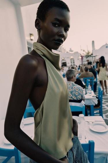 Zara SATIN EFFECT HALTER TOP - Light khaki
