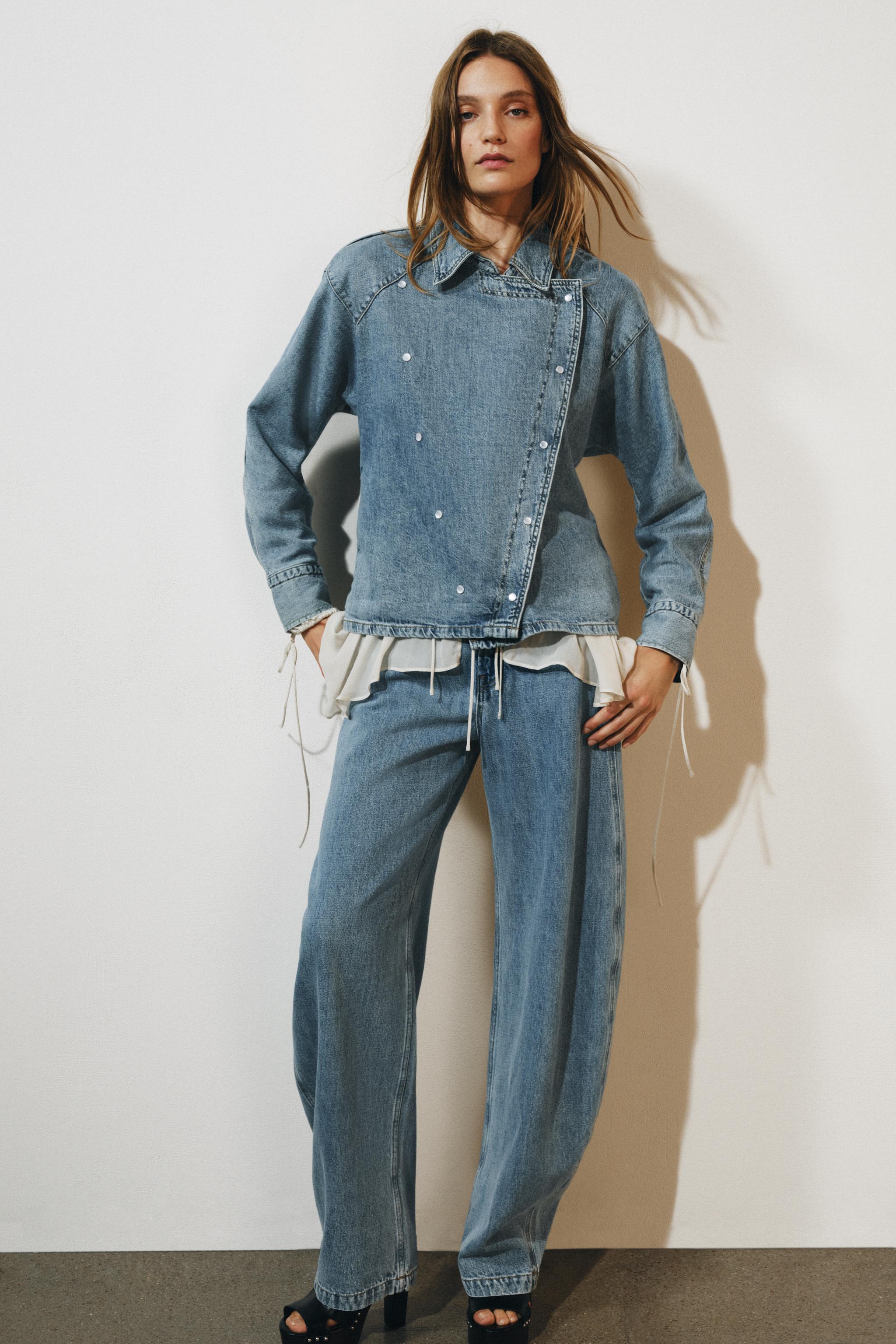 Женские куртки Zara ZW COLLECTION DENIM JACKET WITH SHOULDER PADS — фото 2