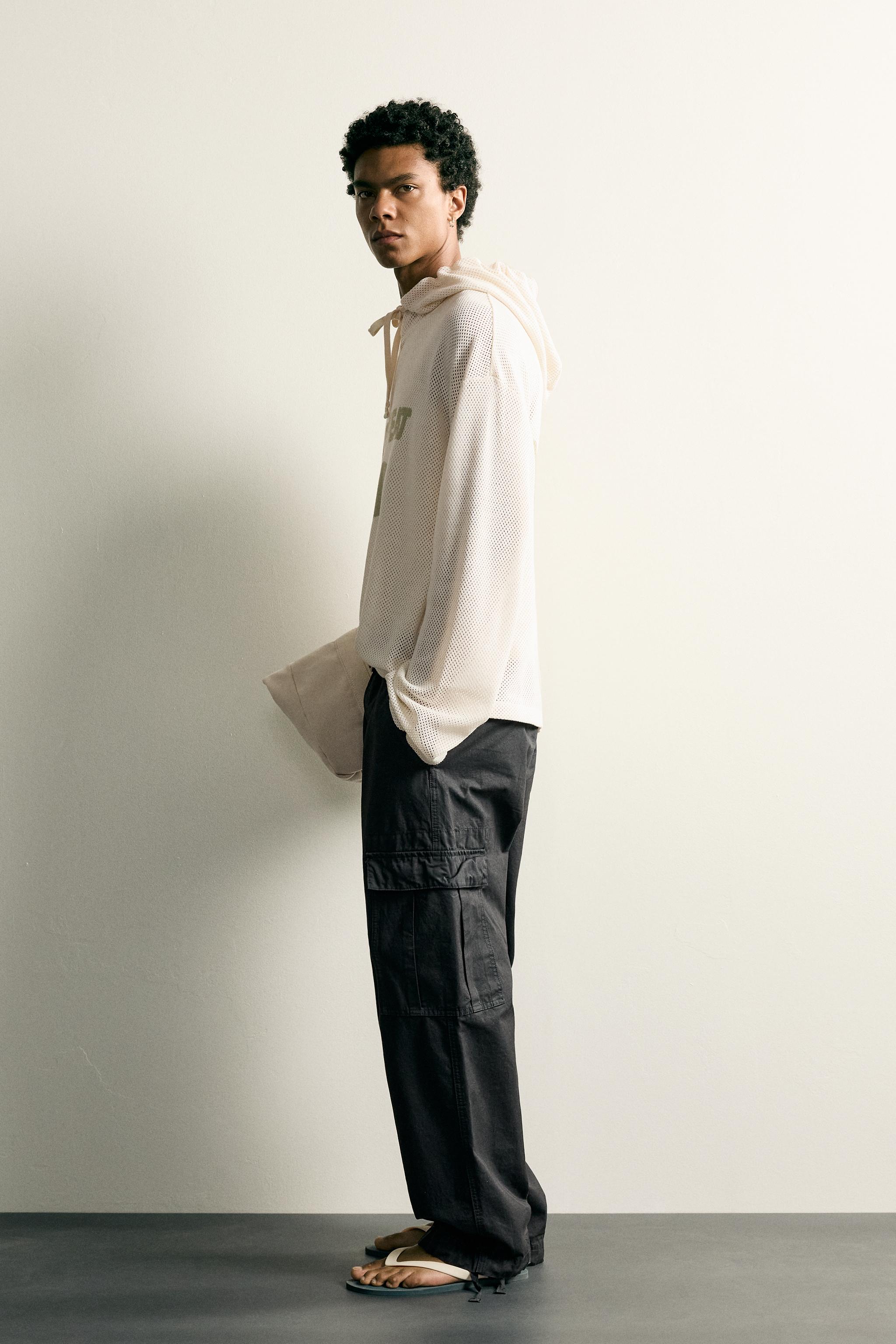 RELAXED FIT HOODIE SWEATSHIRT