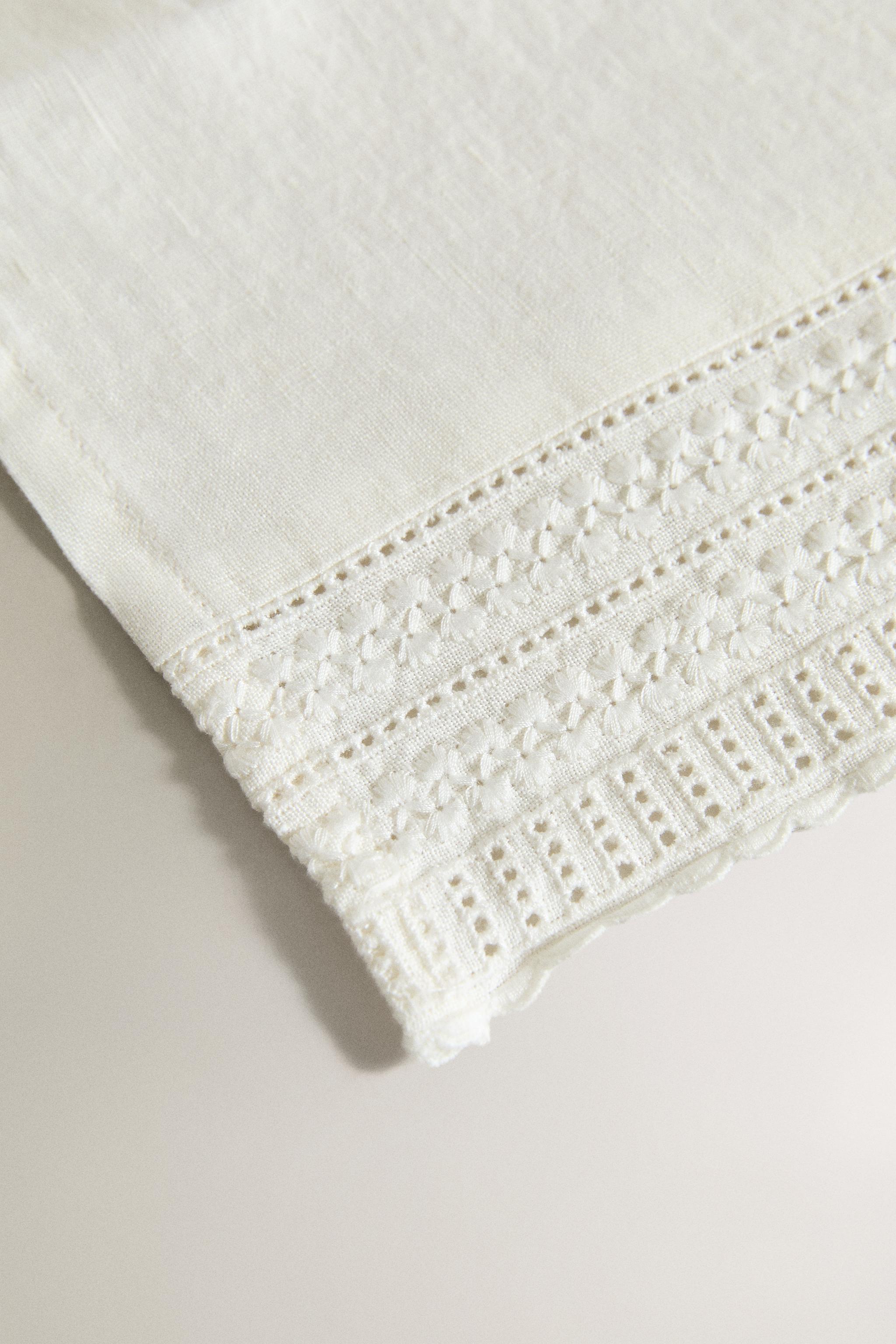 EMBROIDERED LINEN BORDER TOWEL