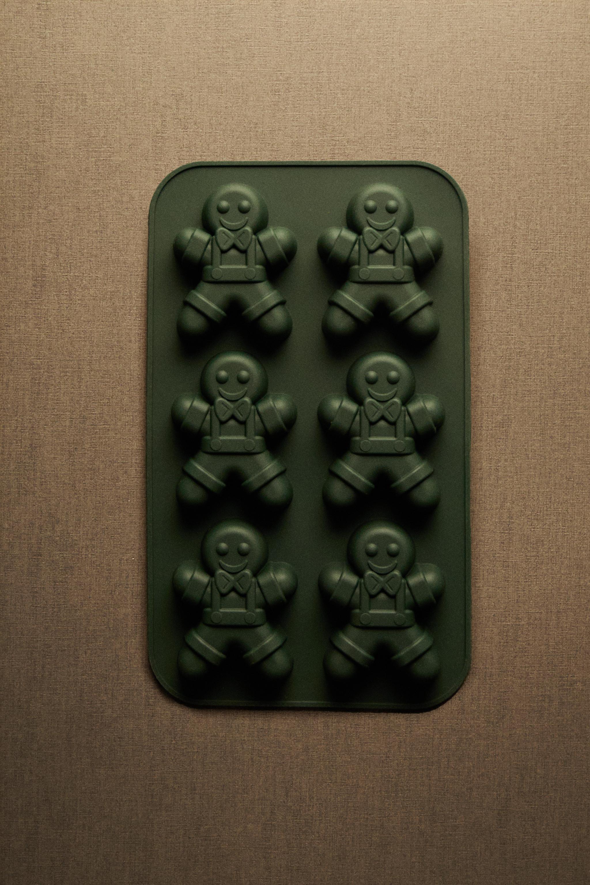 CHRISTMAS GINGERBREAD COOKIE BAKING MOLD