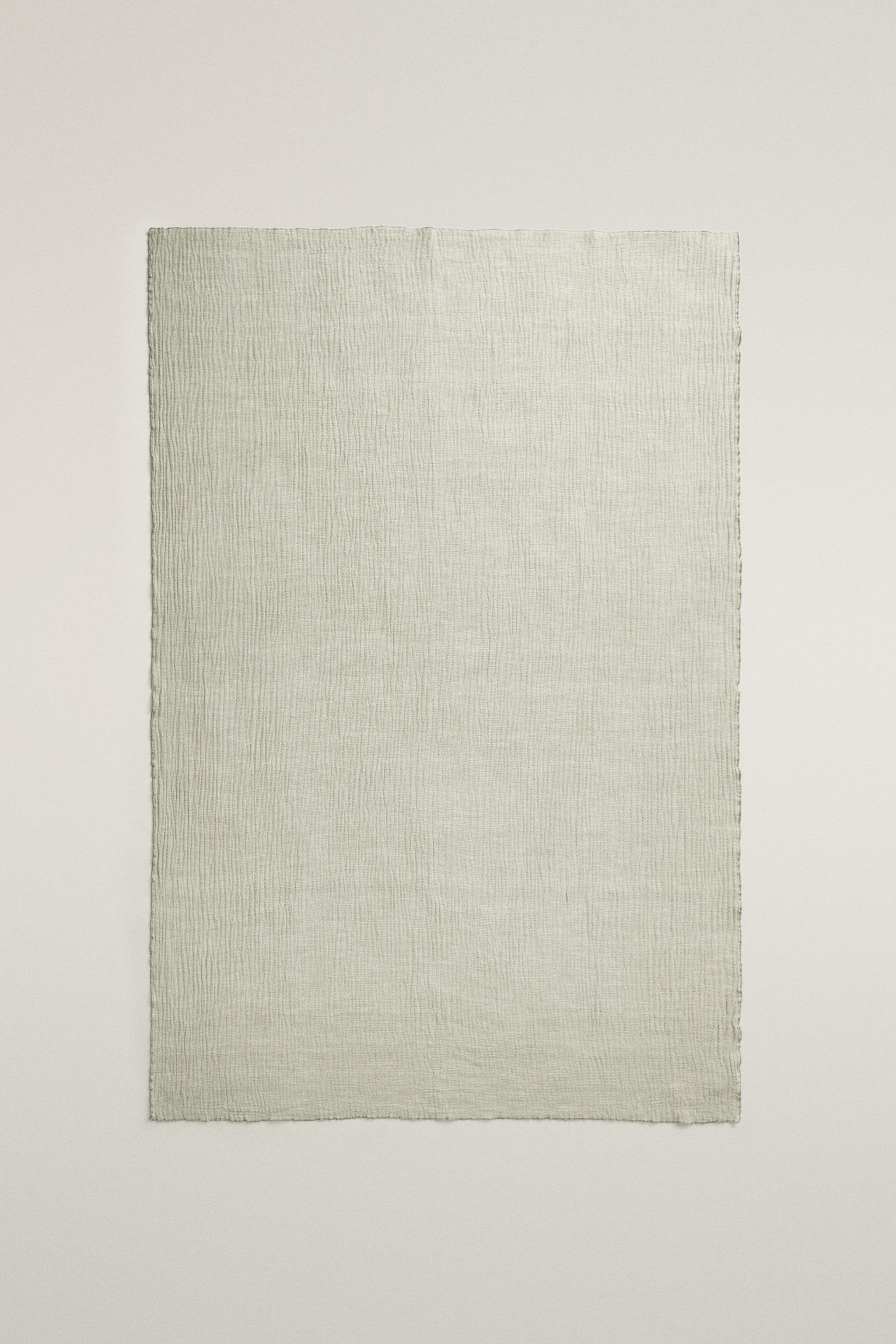 TEXTURED COTTON AND WOOL BLANKET