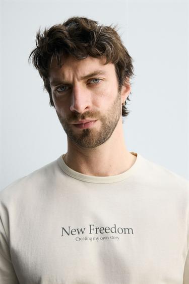 T-SHIRT À TEXTE IMPRIMÉ - Blanc cassé de Zara - Image 4