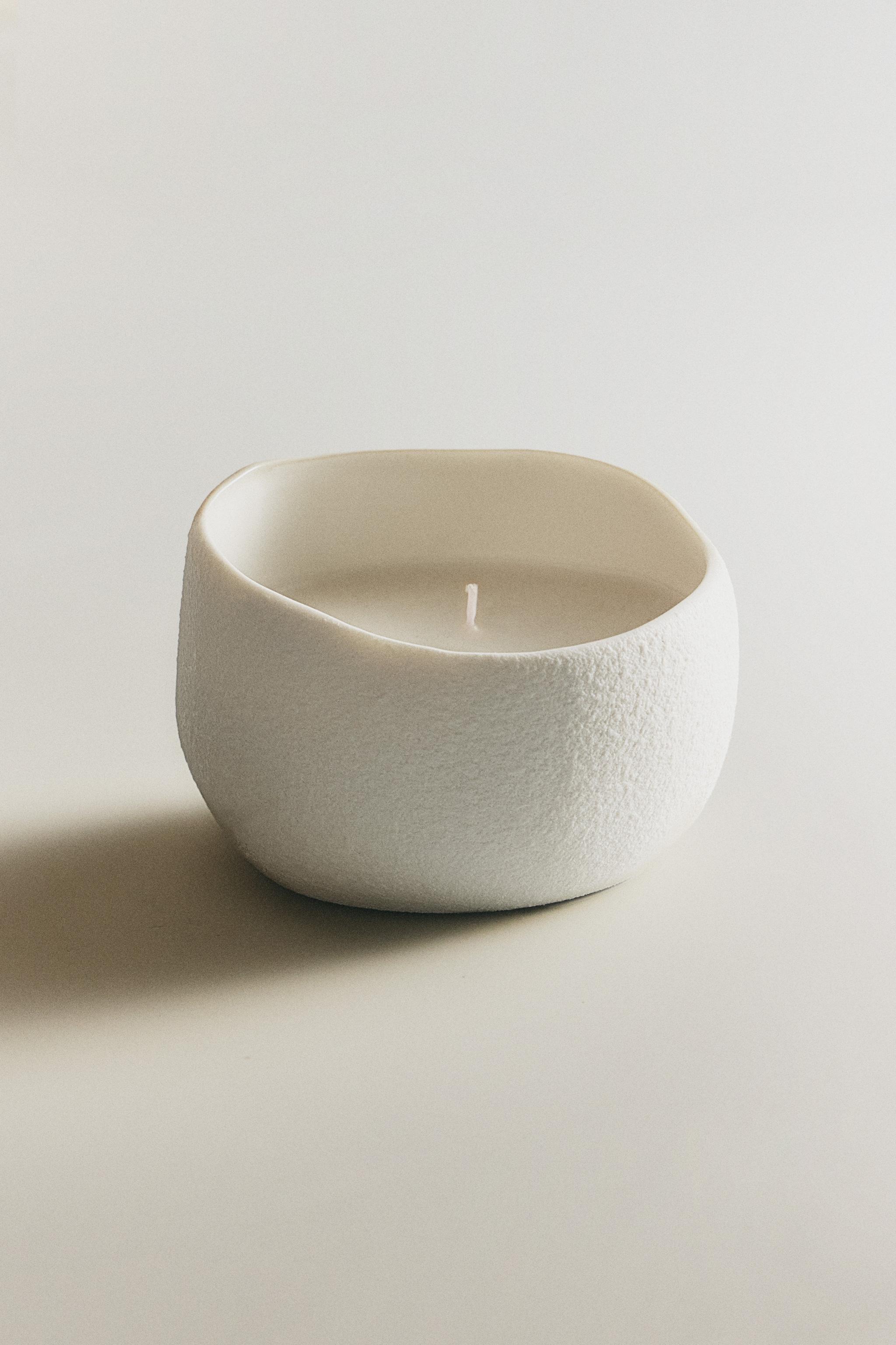 DECORATIVE TEXTURED CANDLE — White
