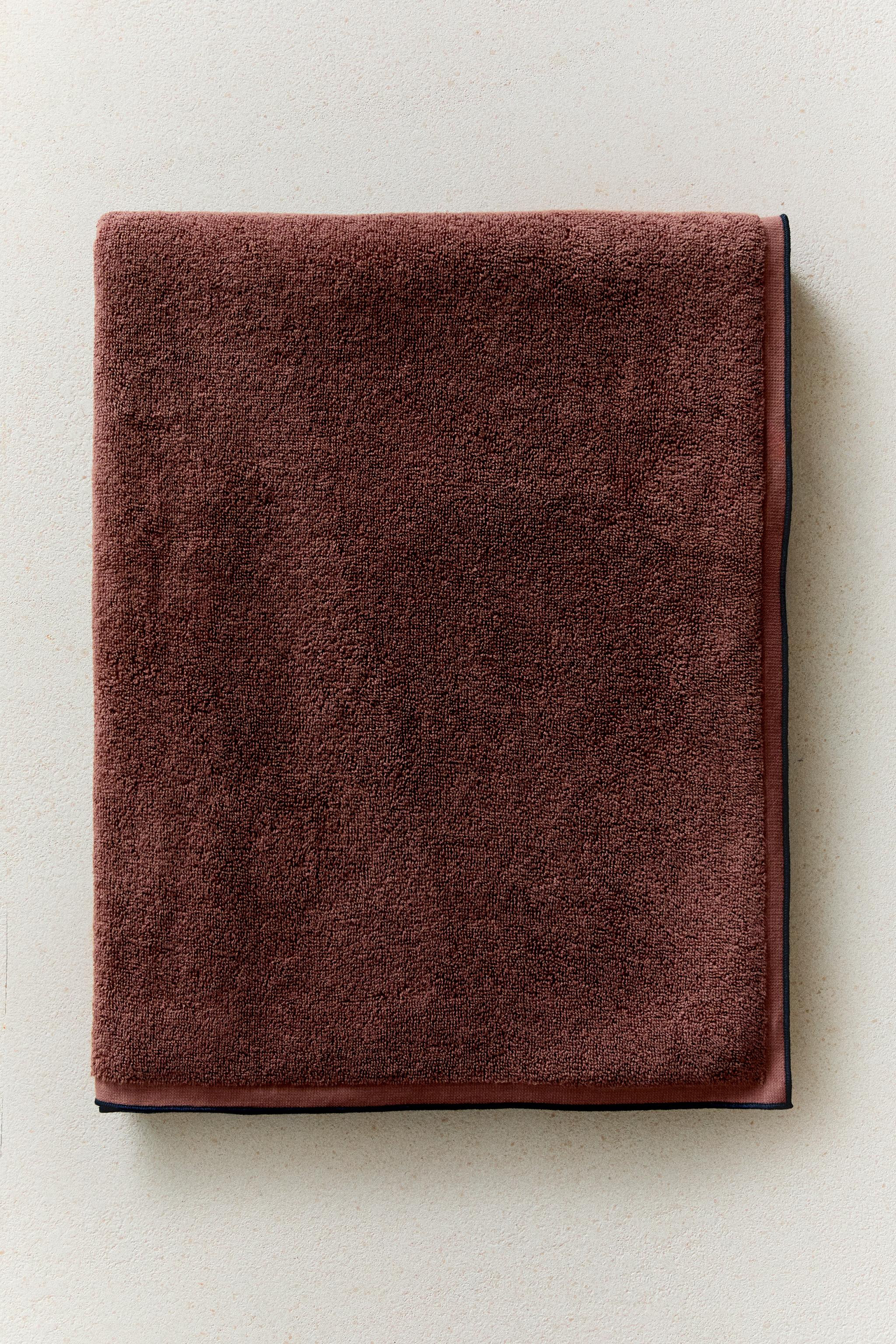 COTTON OVERLOCK BATH TOWEL — Dark russet