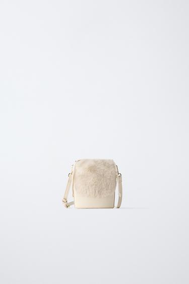 FAUX SHEARLING BUCKET BAG - Ecru White de Zara - Image 5