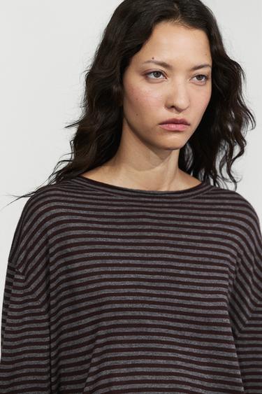 Striped knit sweater with mock turtleneck — Black gold 1