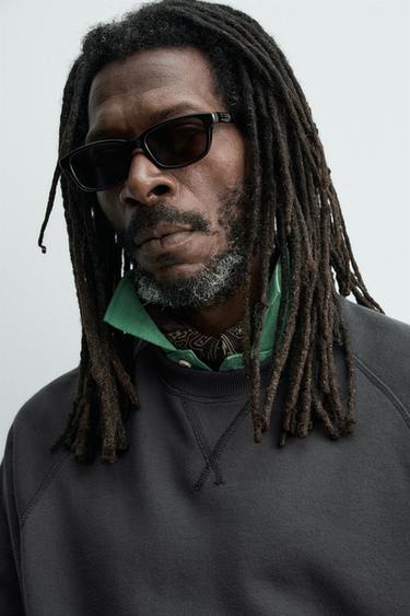 SWEAT DÉLAVÉ COL ROND AARON LEVINE X ZARA - Bleu marine de Zara - Image 4