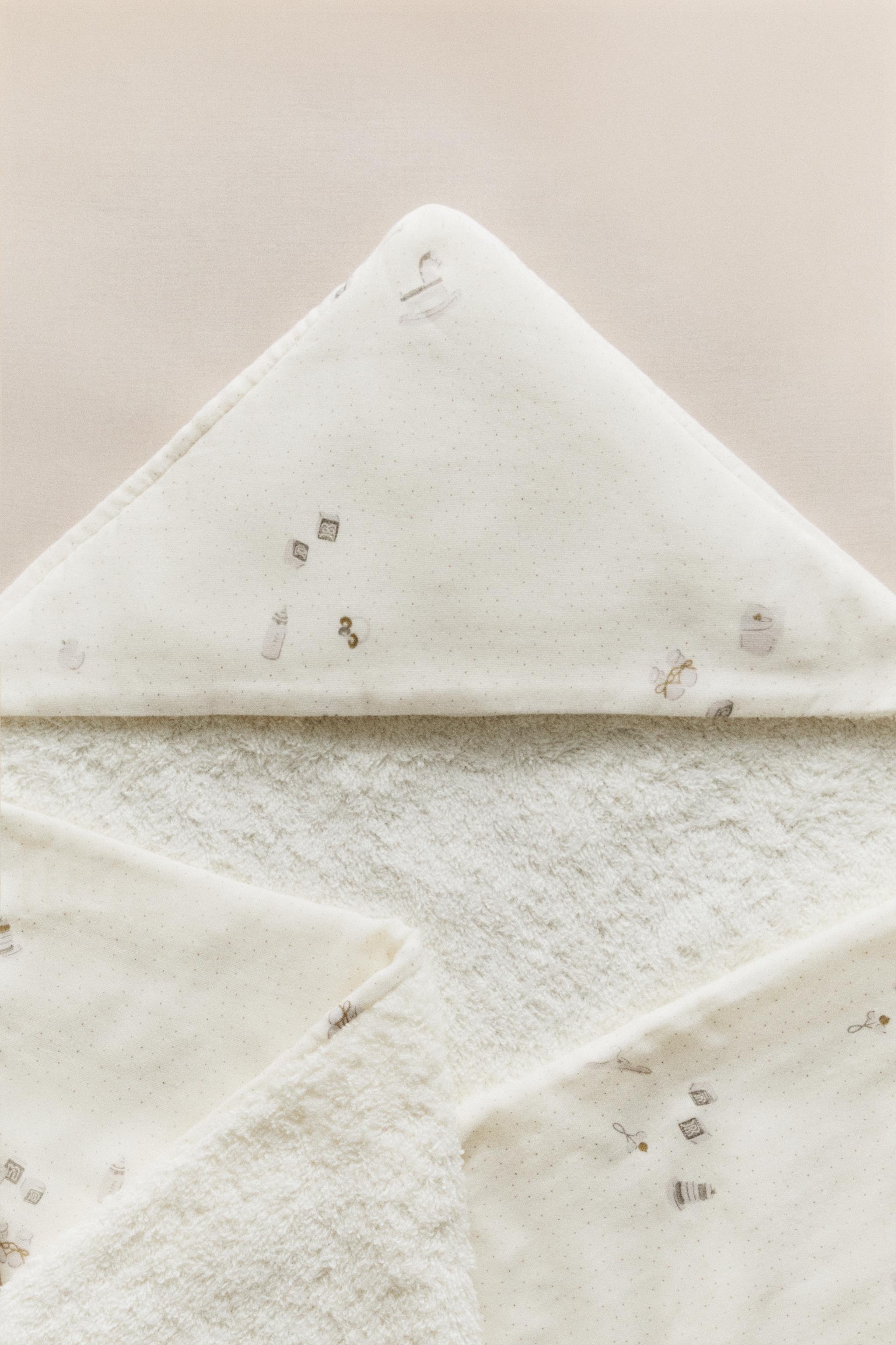 HOODED BABY BATH TOWEL