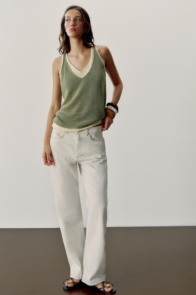 KNIT TOP WITH CONTRAST DETAILING