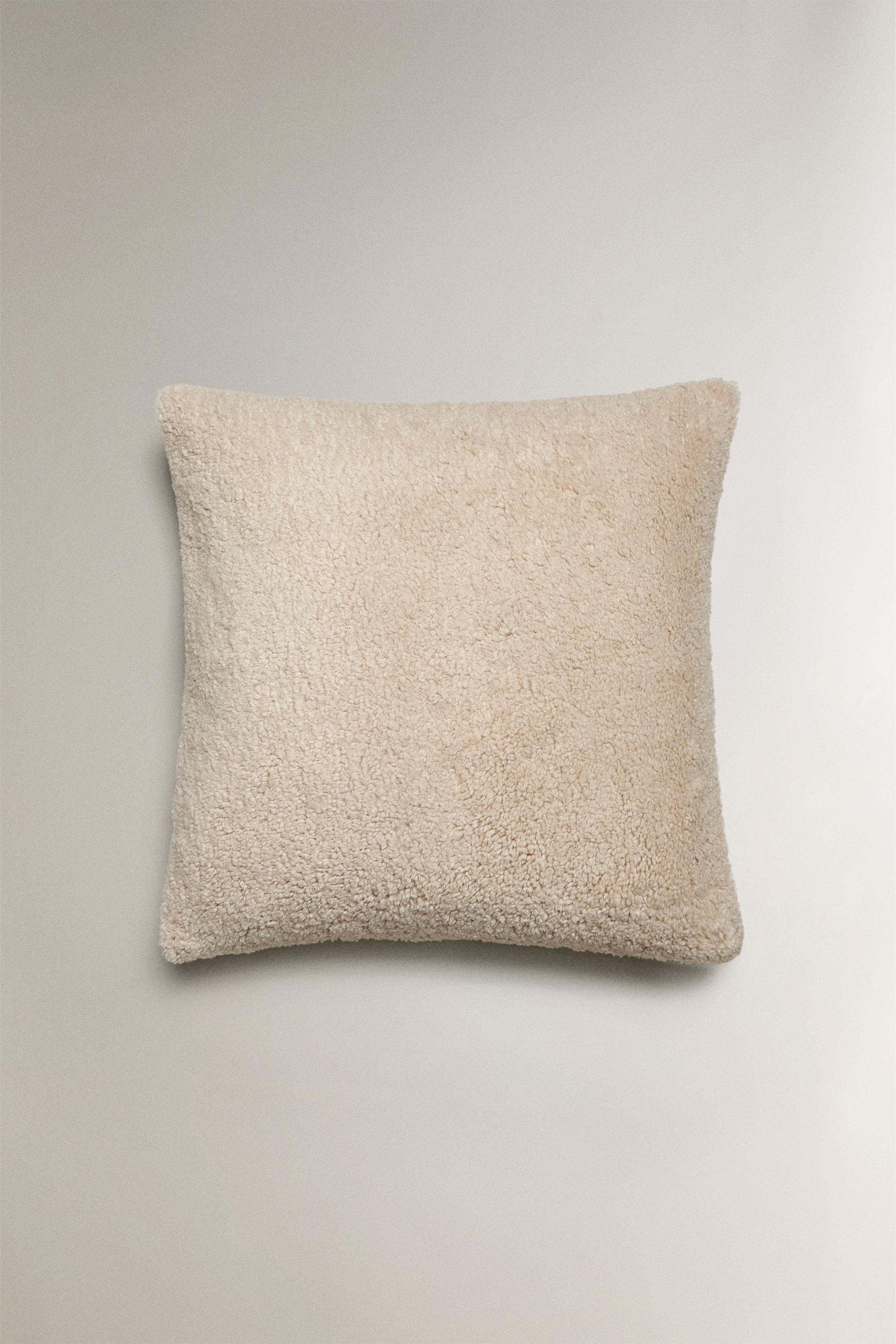 ベッドカバー | ベッドスプレッド キルトクッション | ZARA