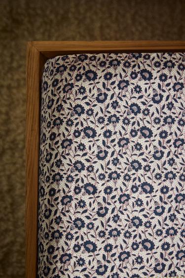 KIDS' FLORAL COTTON FITTED SHEET - Navy blue by Zara - Image 4