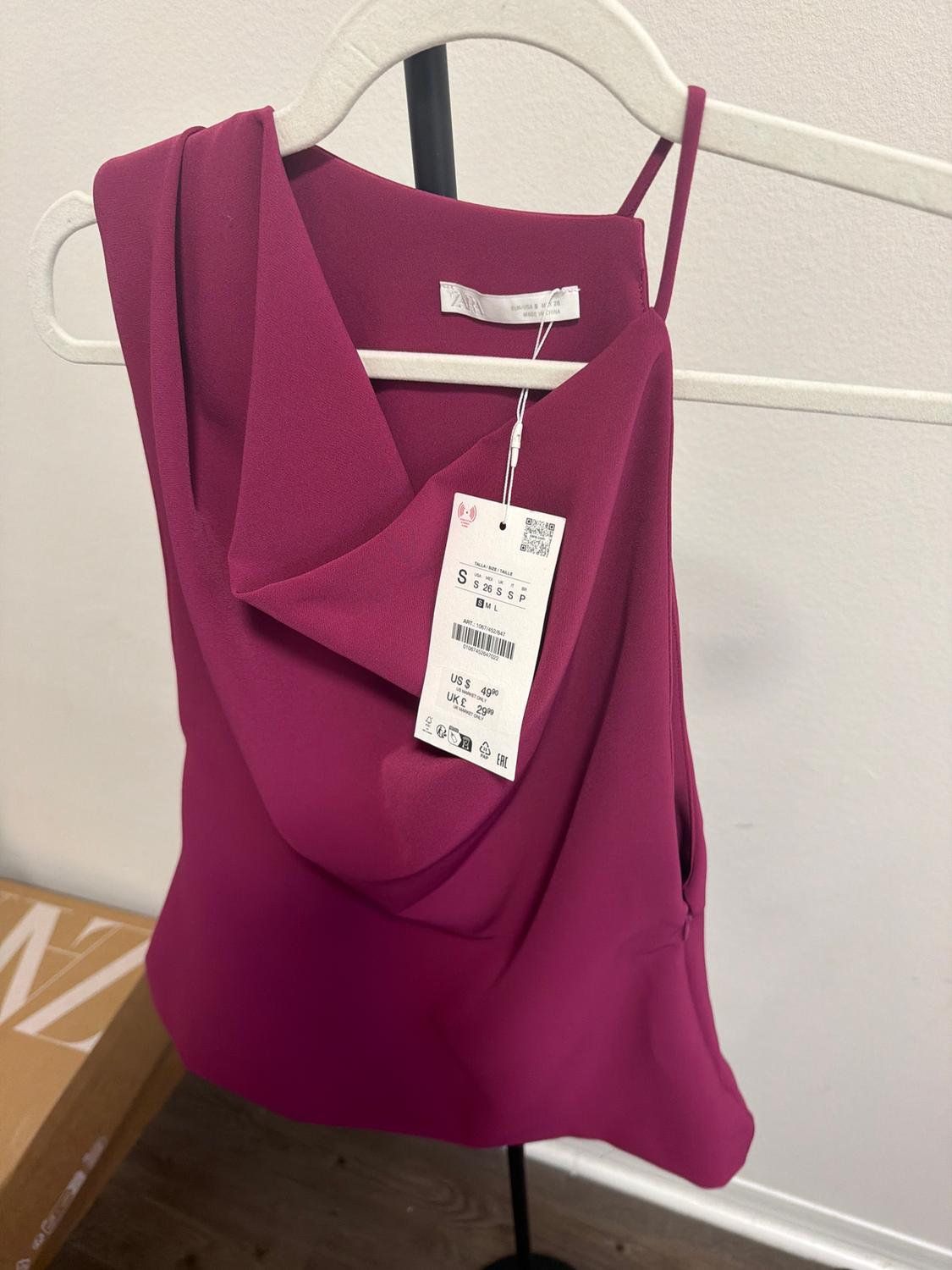 ASYMMETRIC CREPE BUCKLE TOP - Image 3