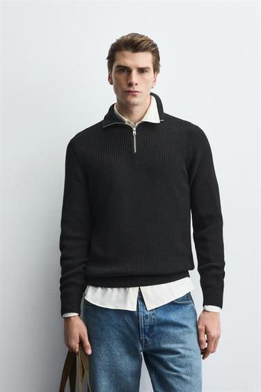 JERSEY PUNTO PERLADO CUELLO CREMALLERA - Negro de Zara