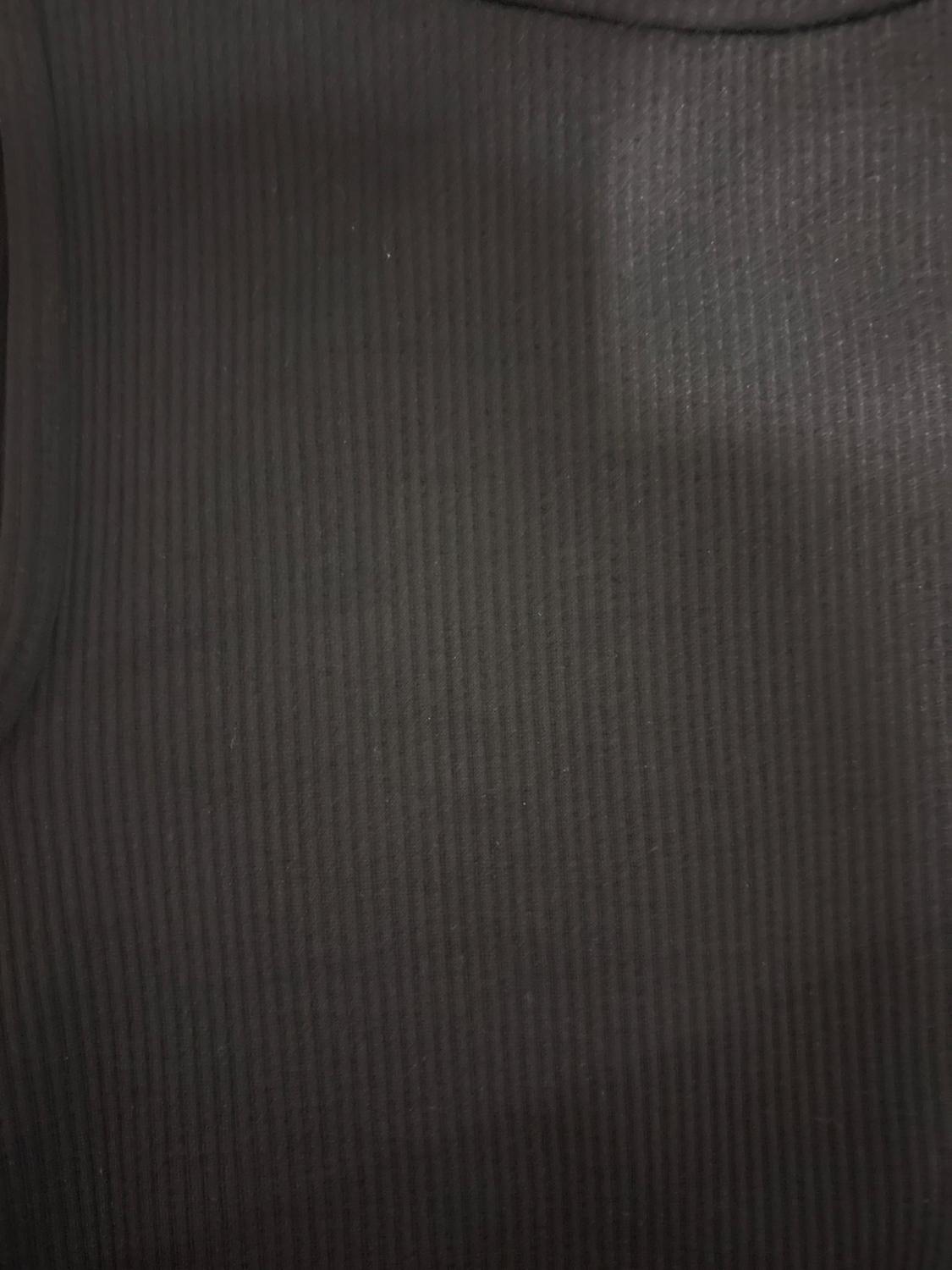 TOP CUELLO VUELTO NEGRO - Image 5