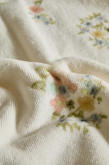FLORAL PRINT VELOUR BATH TOWEL - Multicoloured by Zara