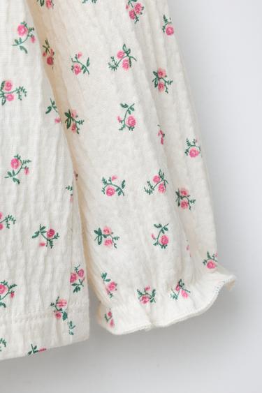 T-SHIRT À FLEURS TEXTURÉ - Écru de Zara - Image 2