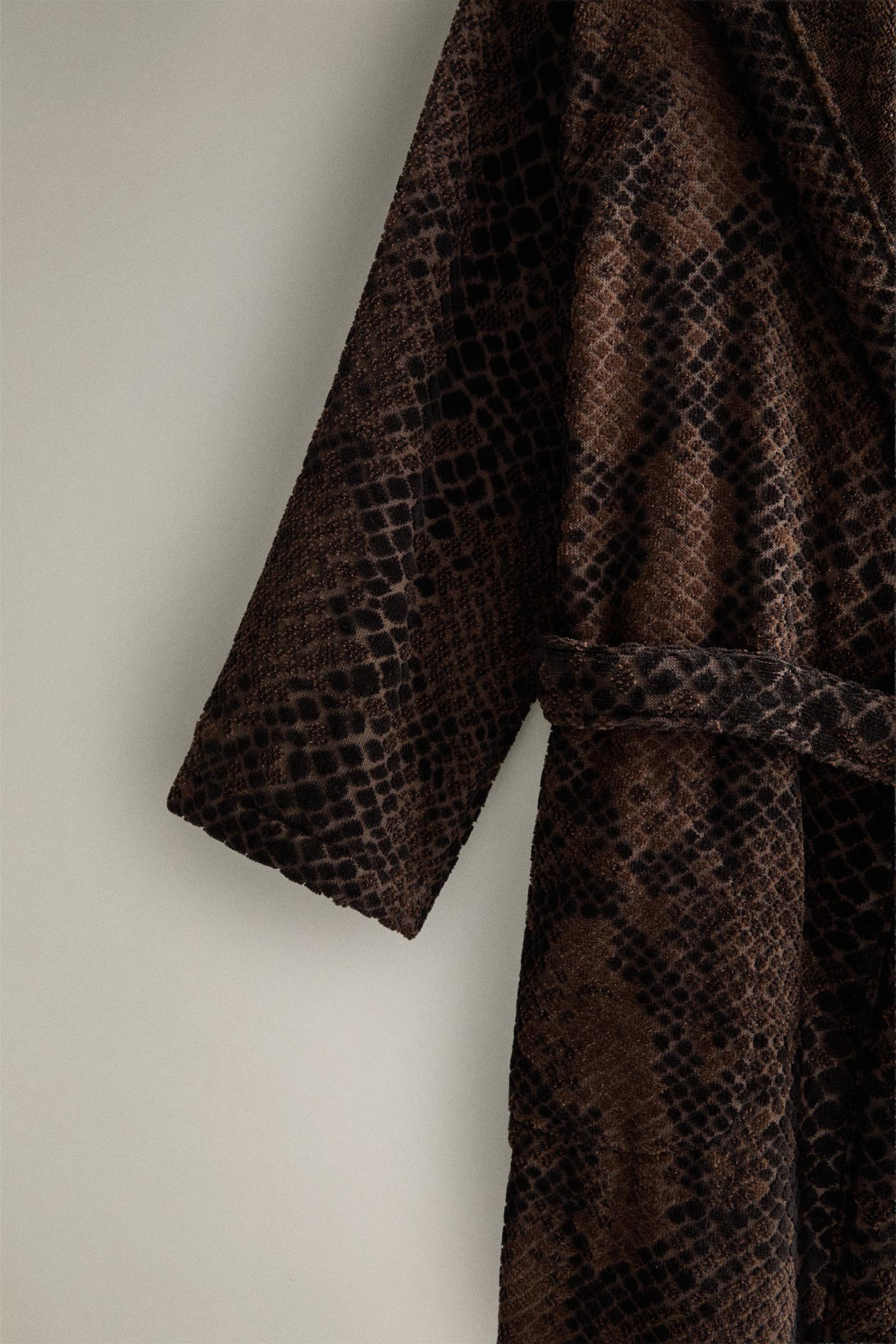 Халат Animal Velour — Zara, цвет: Коричневый — фото 3