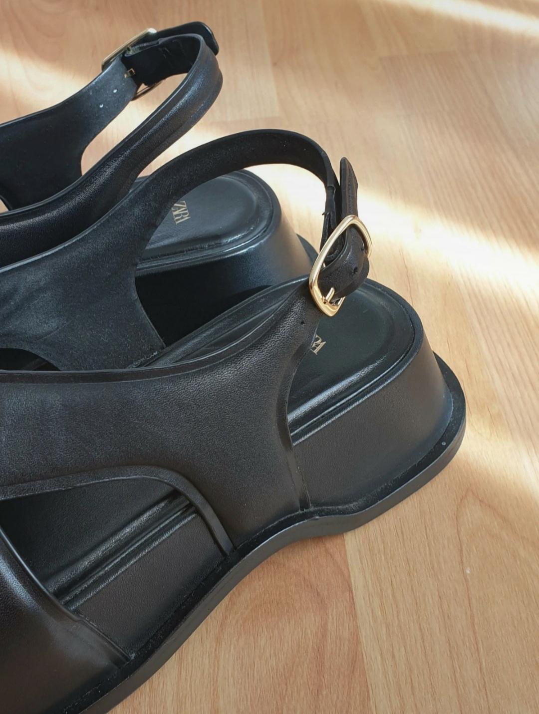 LEATHER SANDALS WITH CRISS-CROSS STRAPS - Image 6