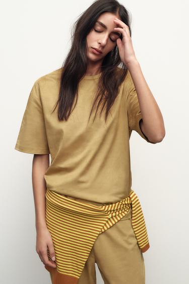 TOP من جلد السويد الاصطناعي - جملي وسط الخاص بـ Zara