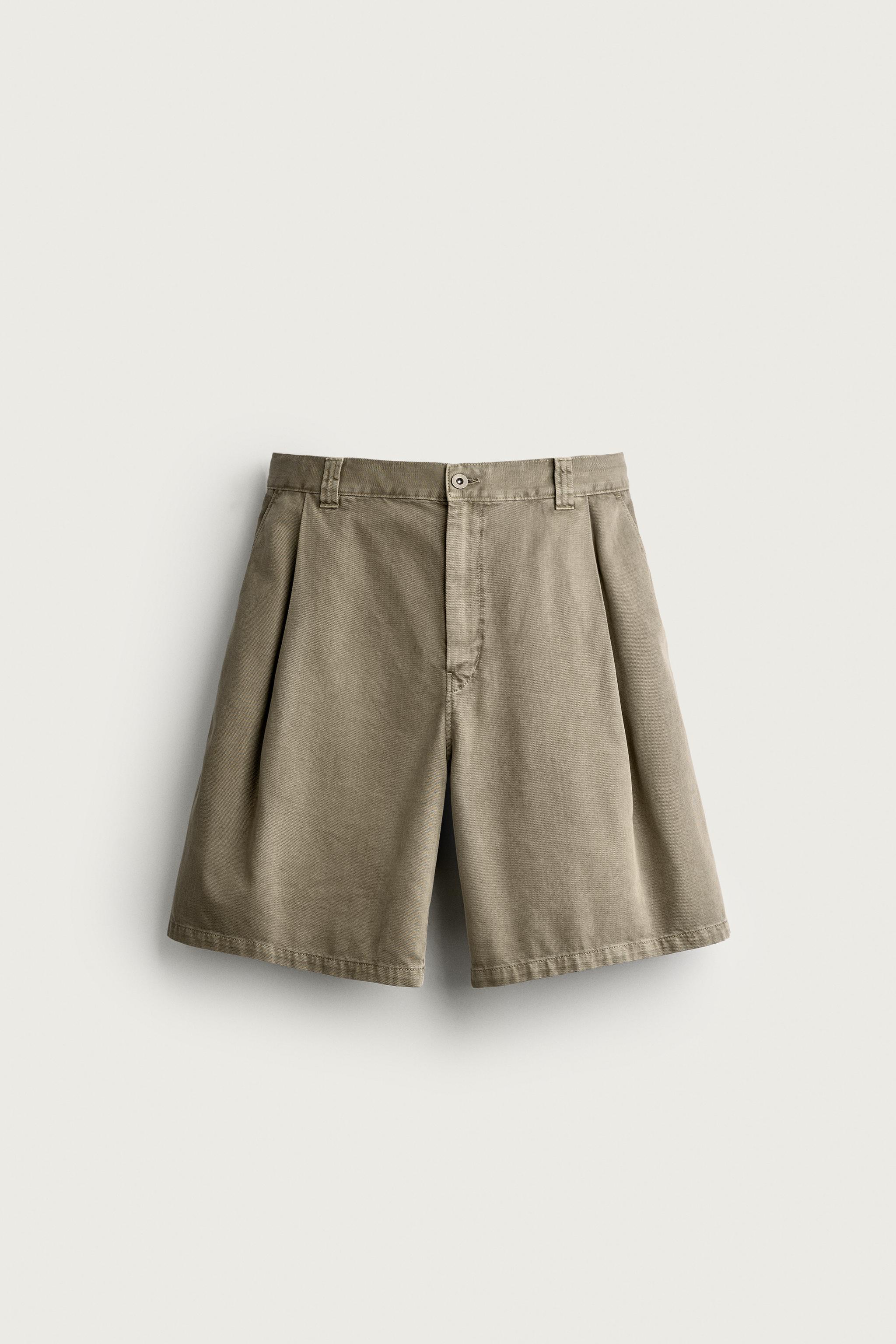 Wide-Leg Pleated Bermuda Shorts