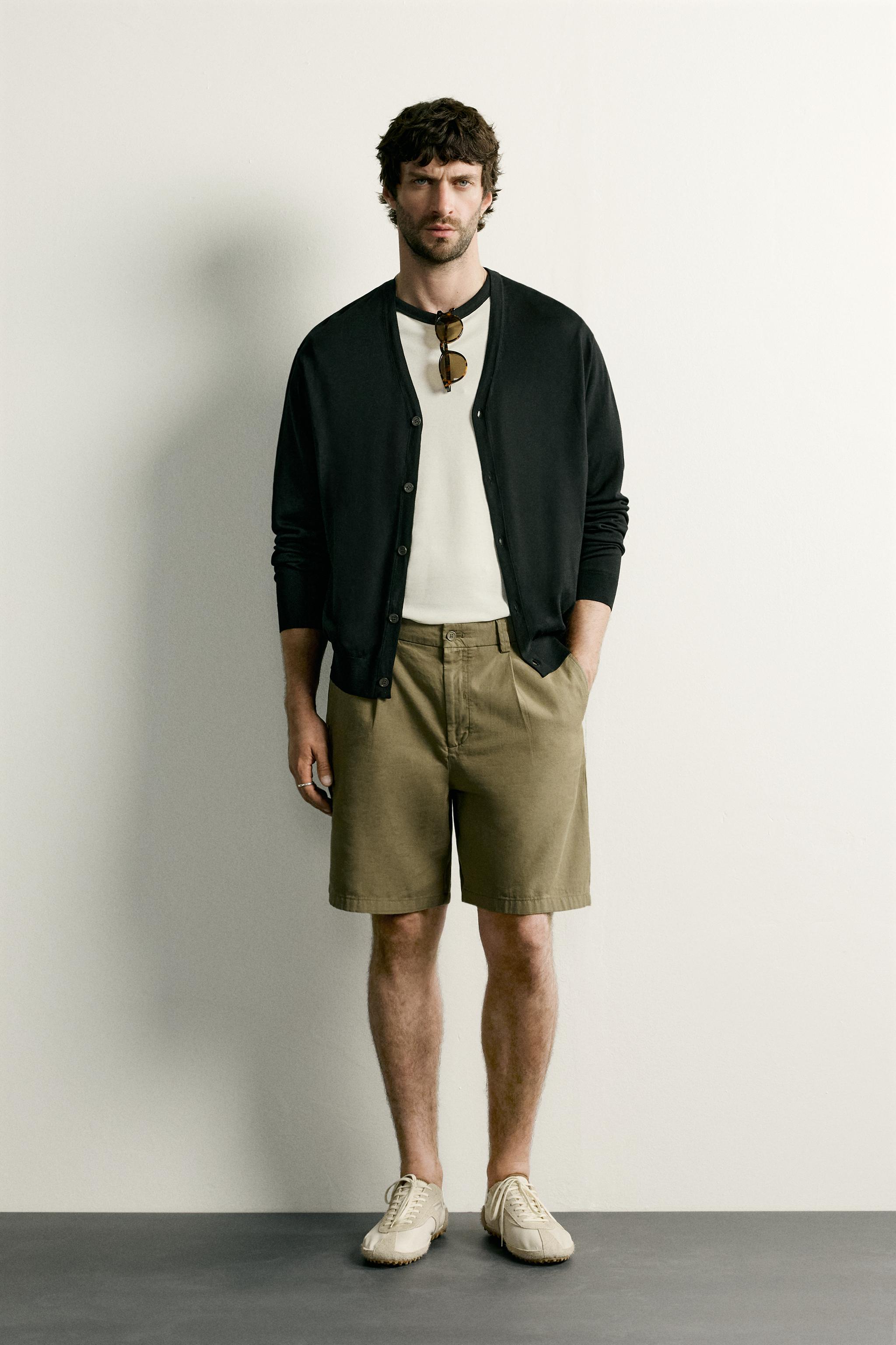REGULAR FIT PLEATED SHORTS