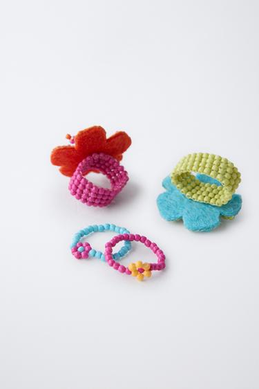 FOUR PACK OF FLOWER BEADED RINGS - Fuchsia by Zara - Image 2