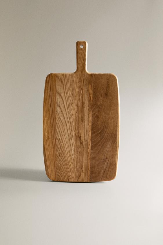 WOODEN CUTTING BOARD