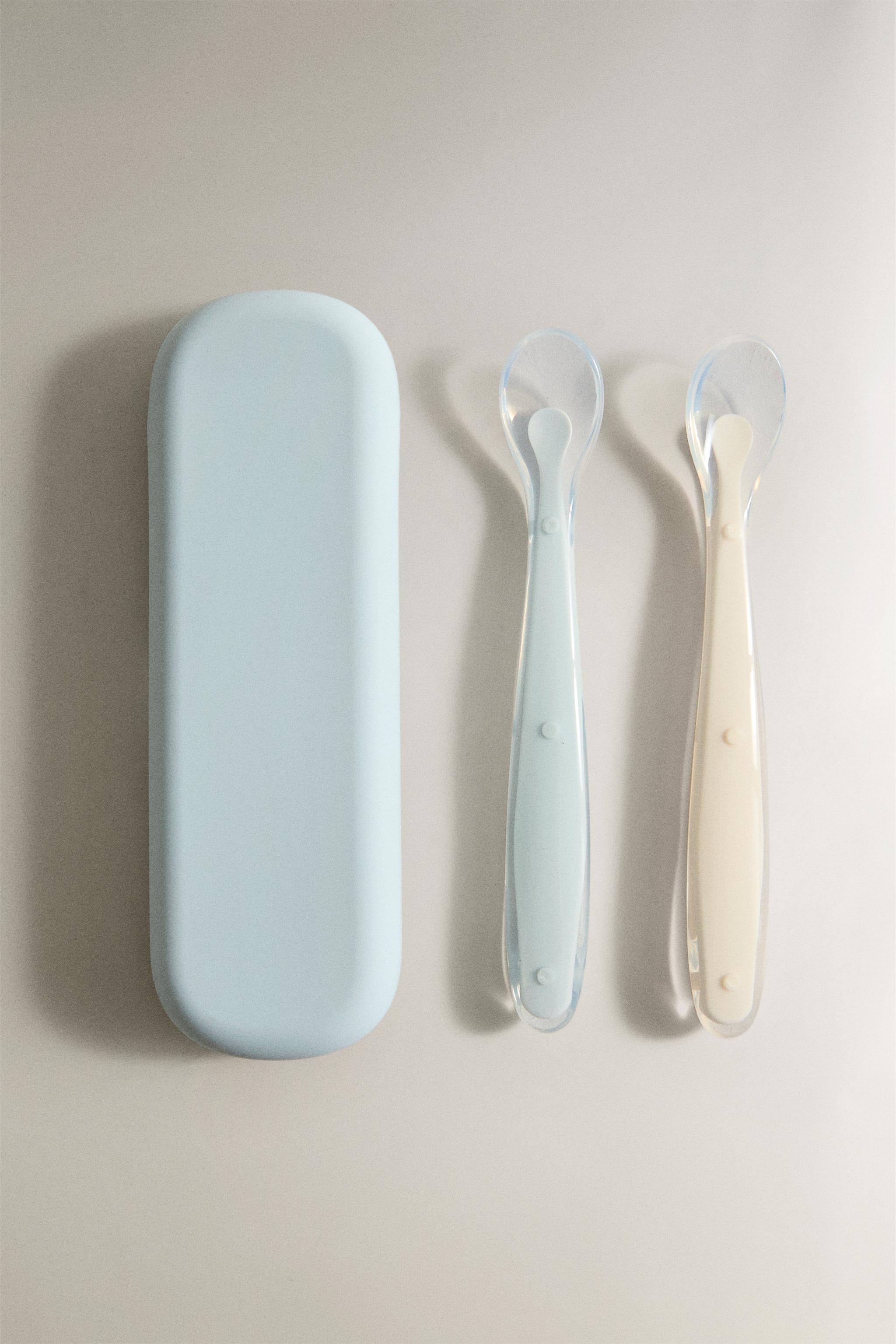 SET OF 2 KIDS' SILICONE SPOONS — Blue