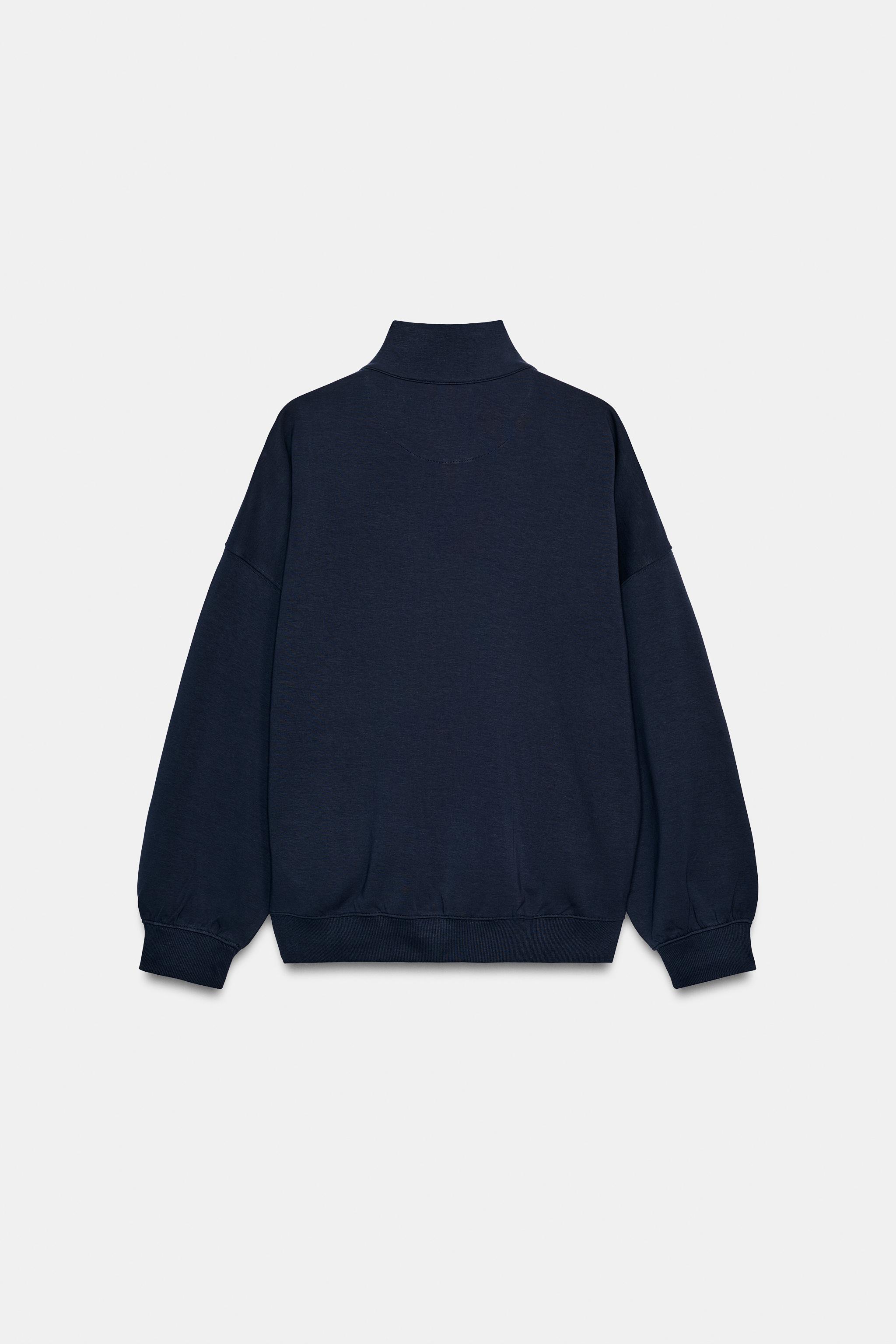 OVERSIZED ZIP-UP SWEATSHIRT