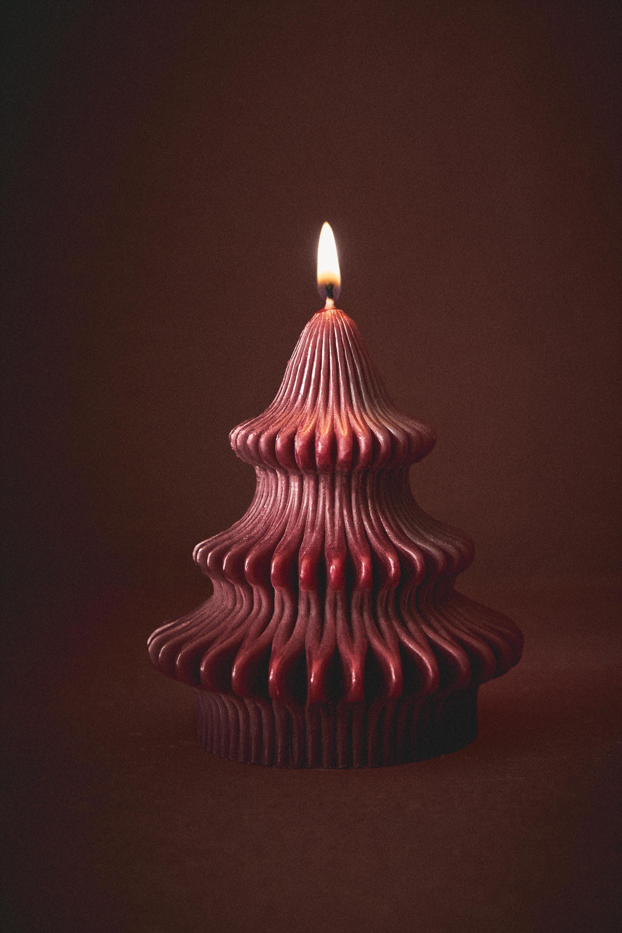 GINGERBREAD TREE SCENTED CANDLE