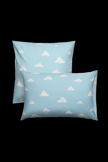 CHILDREN’S CLOUD PRINT PILLOWCASE - Light blue by Zara - Image 0