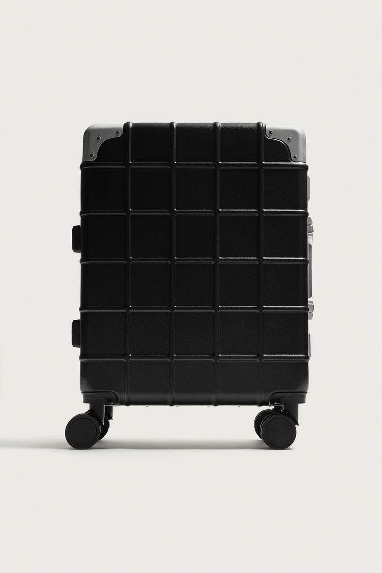TRAVEL SUITCASE — Black