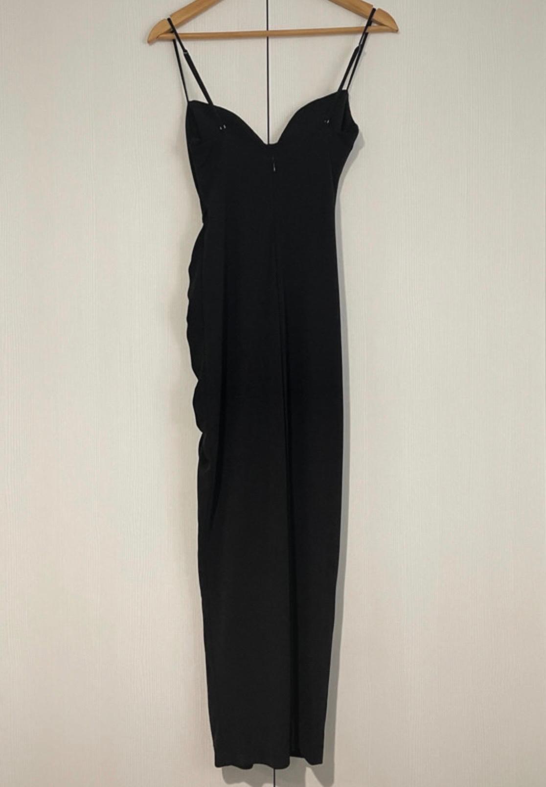 VESTIDO MIDI NEGRO FRUNCIDO CON ABERTURA LATERAL - Image 5