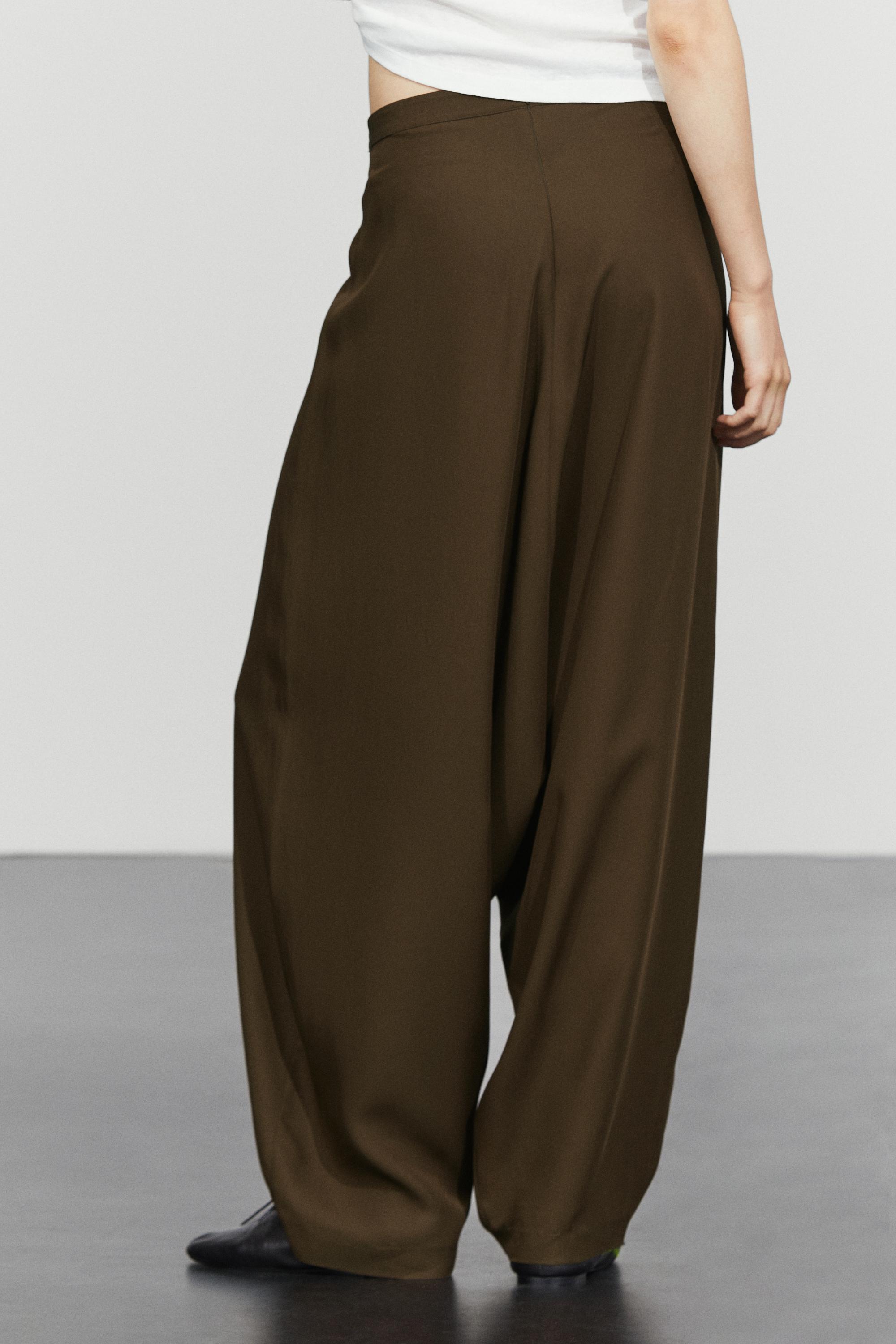 Flowing baggy pants