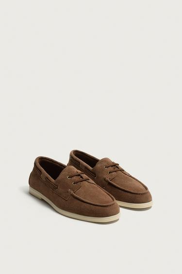 CHAUSSURES BATEAU EN CUIR - Marron de Zara