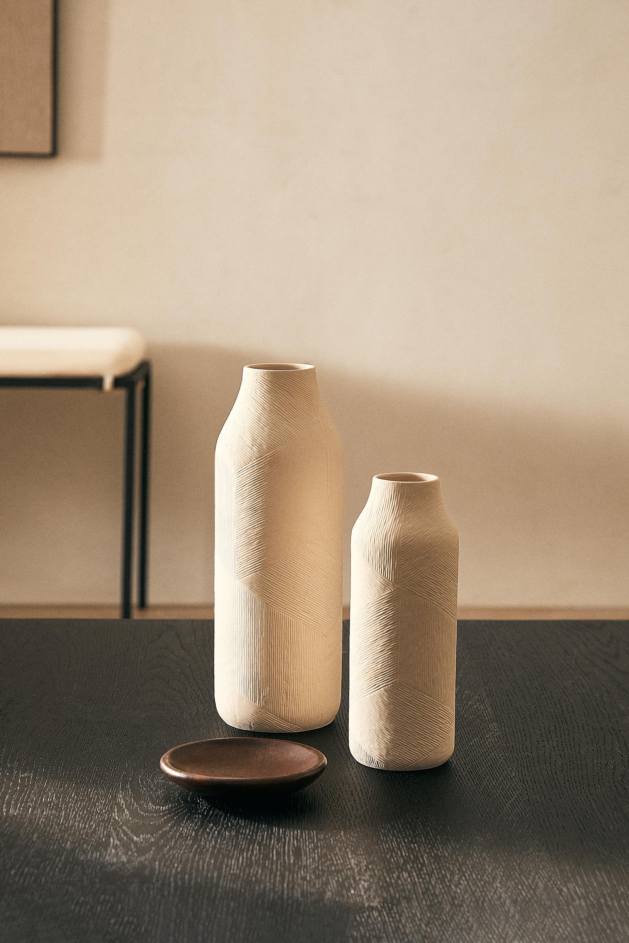 粗いテクスチャー セラミック ベース | Zara Home 日本/Japan
