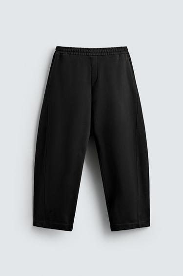 بنطلون بالون بخياطات ملتوية - أسود الخاص بـ Zara