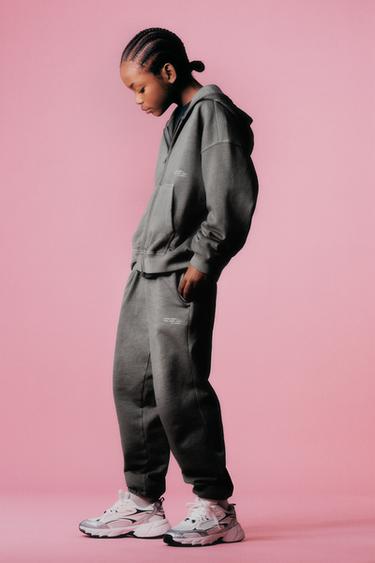 ТОЛСТОВКА НА МОЛНИИ GARMENT DYE — АНТРАЦИТОВО-СЕРЫЙ от Zara