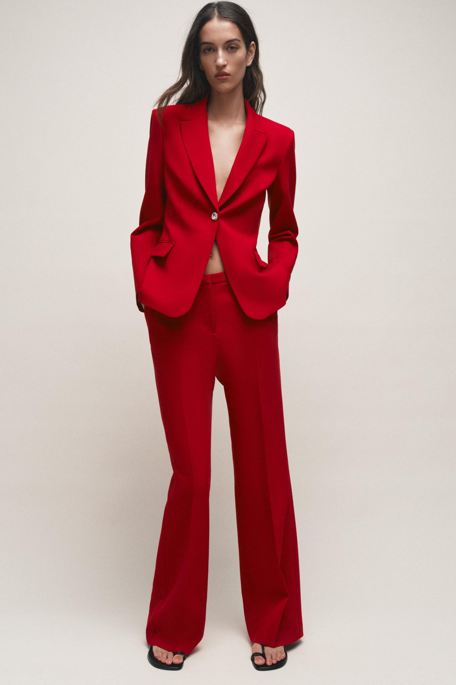 TAILORED SHOULDER PAD BLAZER