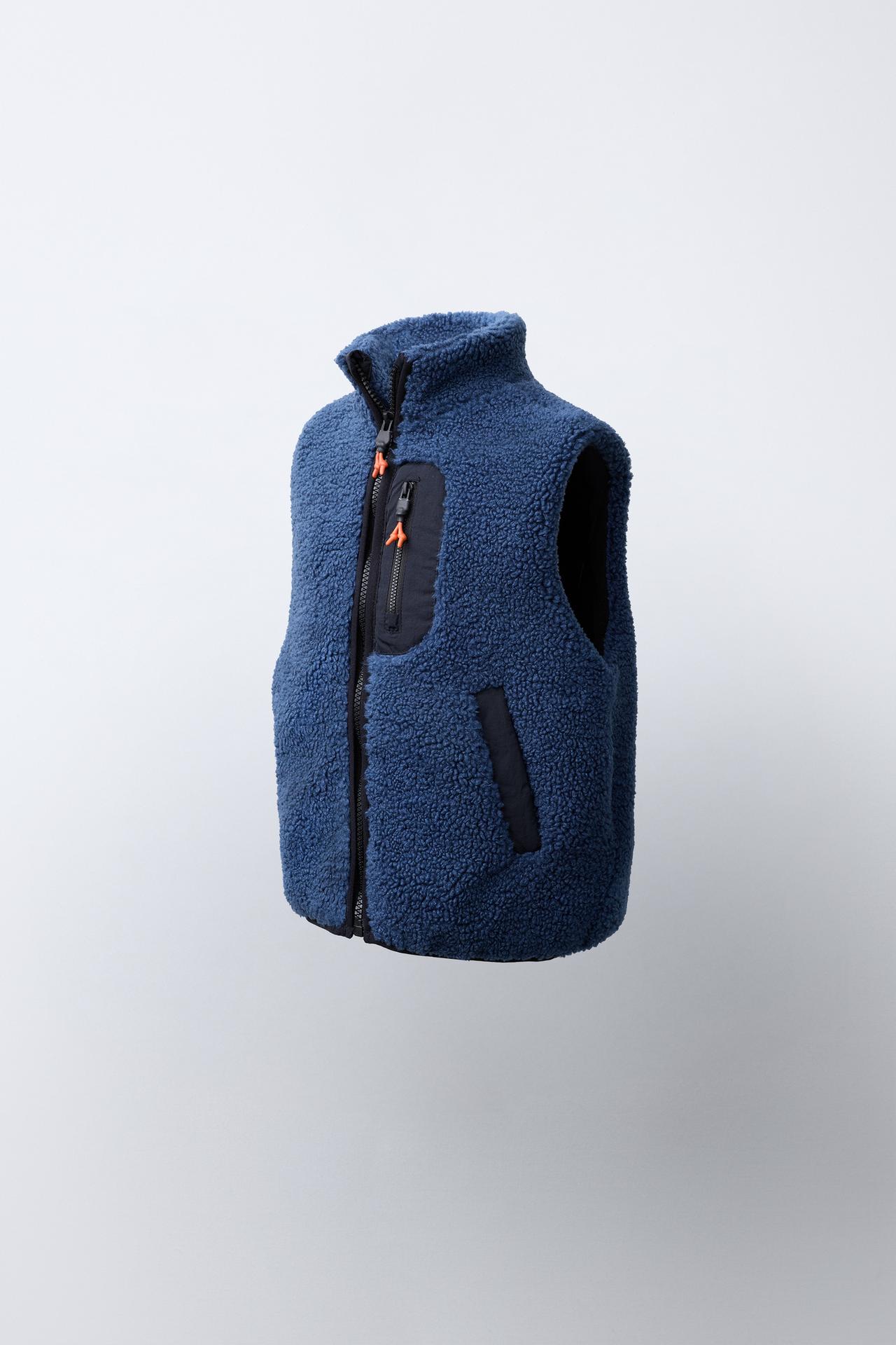 CONTRASTING FAUX SHEARLING VEST — Mid-blue