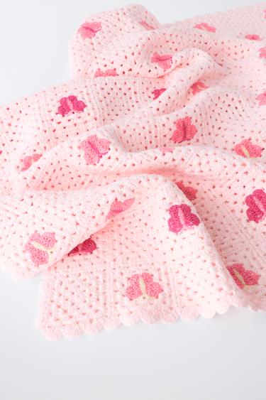 BUTTERFLY EMBROIDERED CROCHET KNIT THROW - Pink by Zara