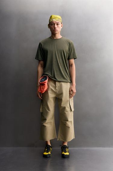 T-SHIRT TECHNIQUE JACQUARD RAYURES - Vert moyen de Zara