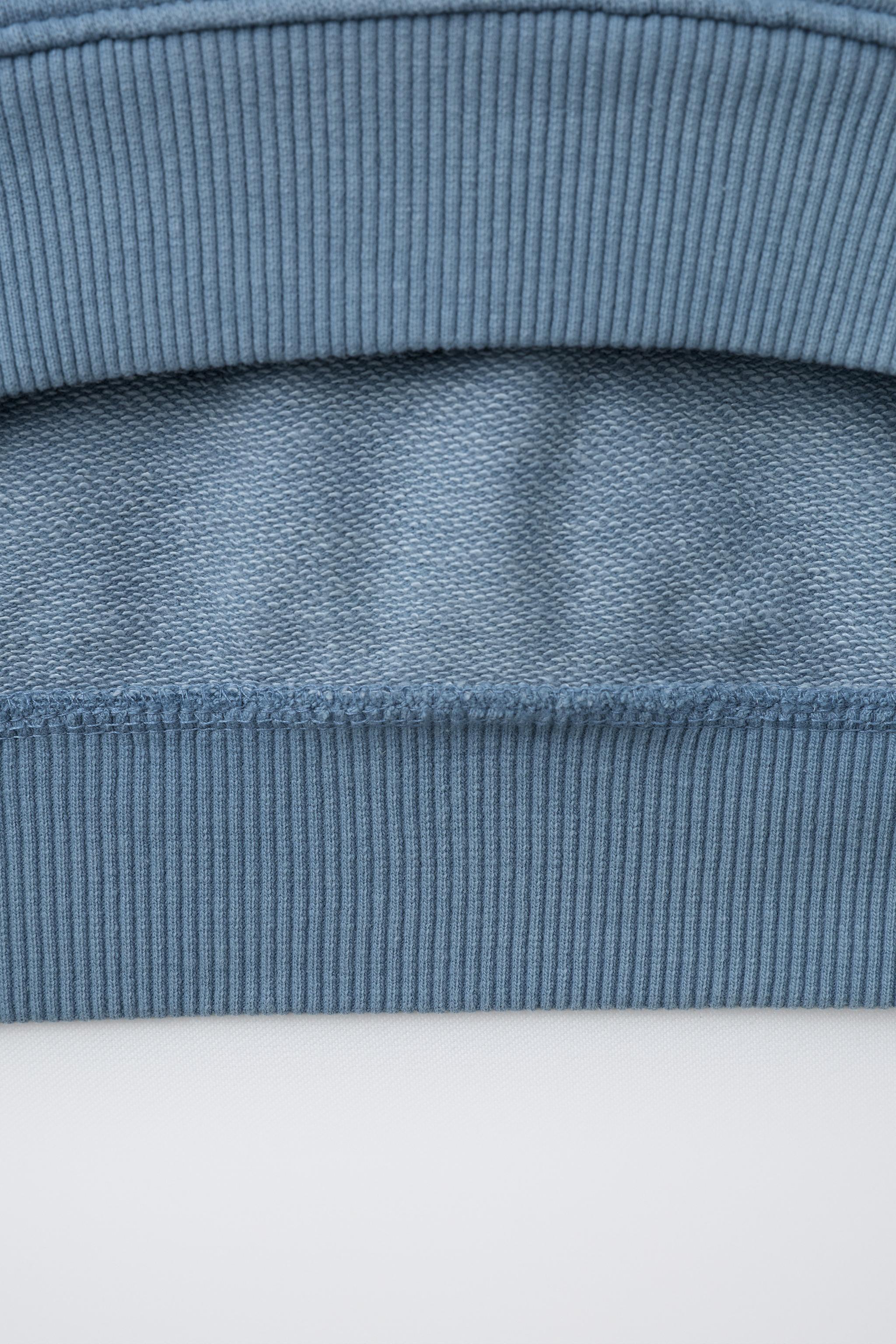 SWEAT À CAPUCHE AVEC POCHE
