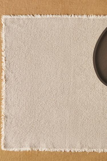 MANTEL INDIVIDUAL LINO RÚSTICO - Beige claro de Zara