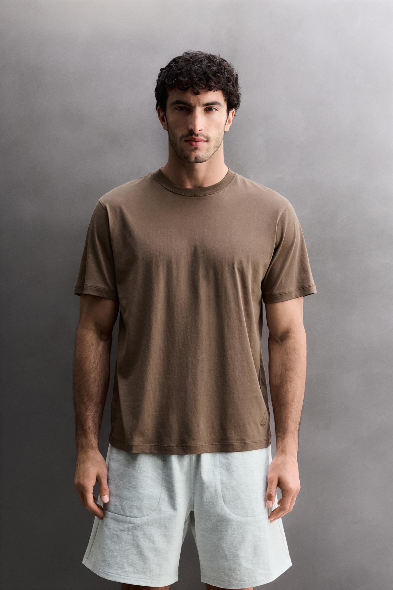 BASIC COTTON TRAINING T-SHIRT — Brown