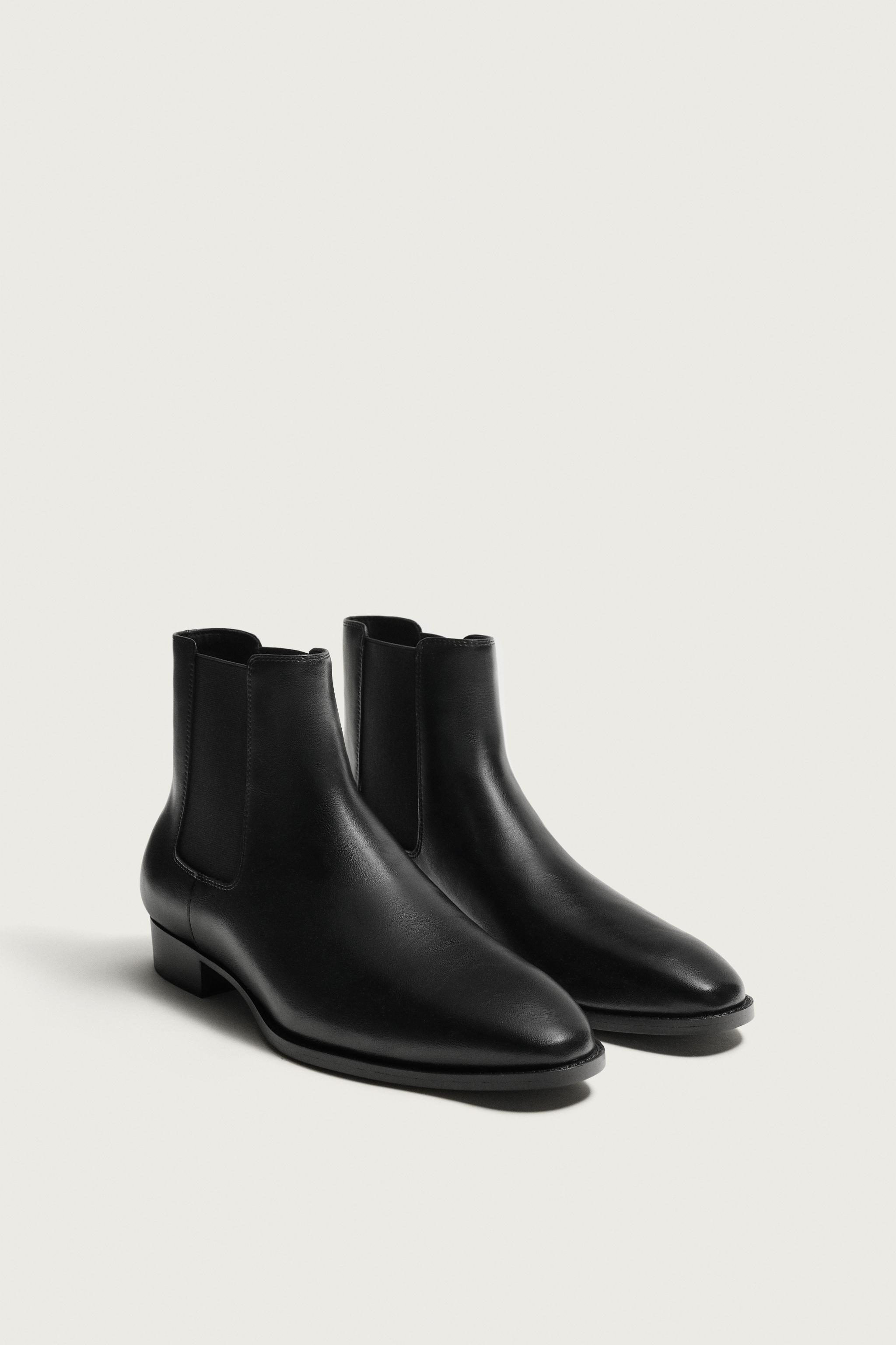 POINTED CHELSEA BOOTS — Black